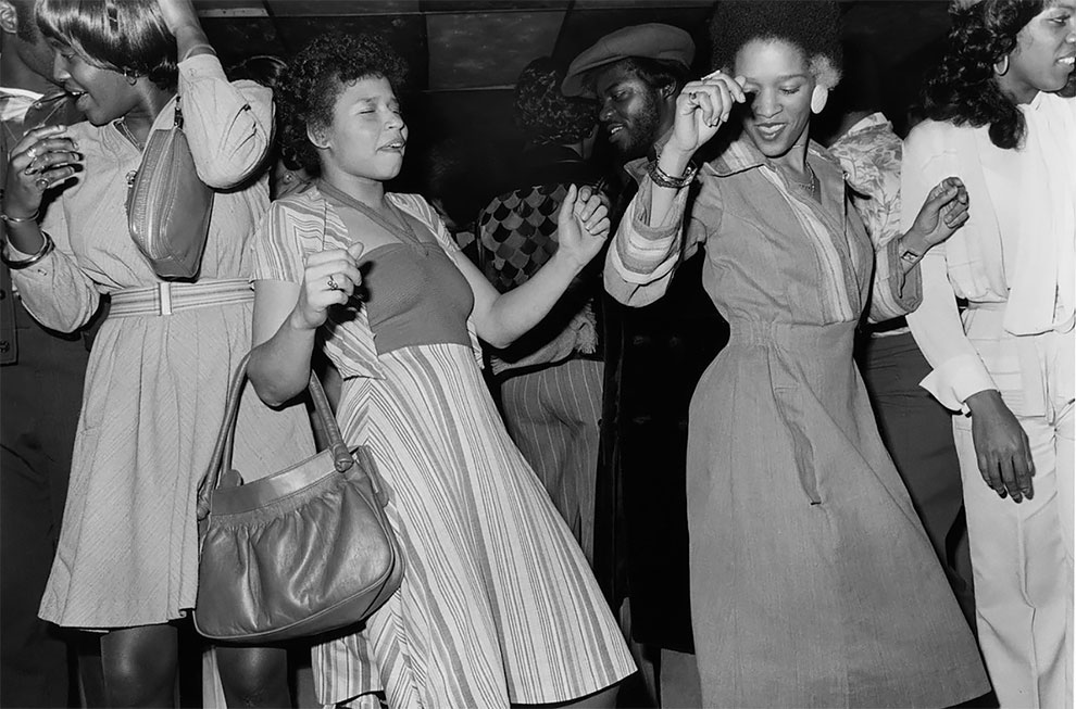Amazing Vintage Photographs Capture Chicago Night Clubs’ Scene From the Mid-1970s