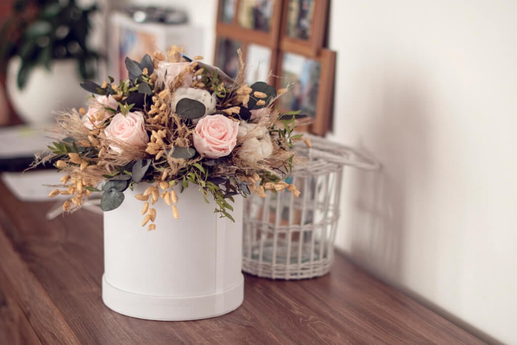 Decorate Your Hotel or Restaurant with Preserved Flowers