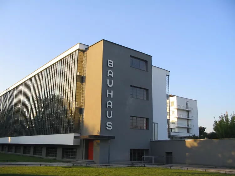 Bauhaus Architecture: Characteristics, History