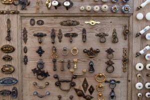 Antique vs. Modern Cabinet Knobs: Finding Your Home’s Style