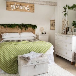 Best Christmas Bedroom Decor Ideas for a Cozy Holiday