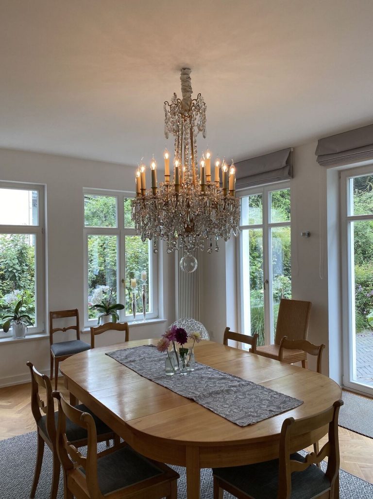 10 Best Chandeliers for Interior Design in 2025