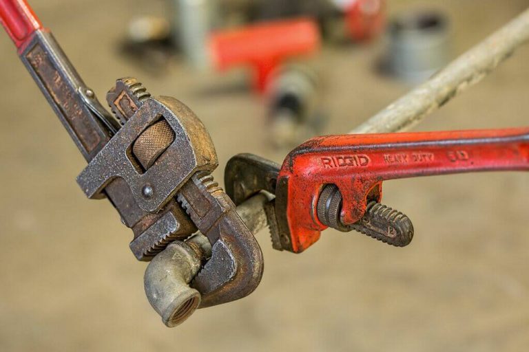 8 Common Plumbing Mistakes That Homeowners Make