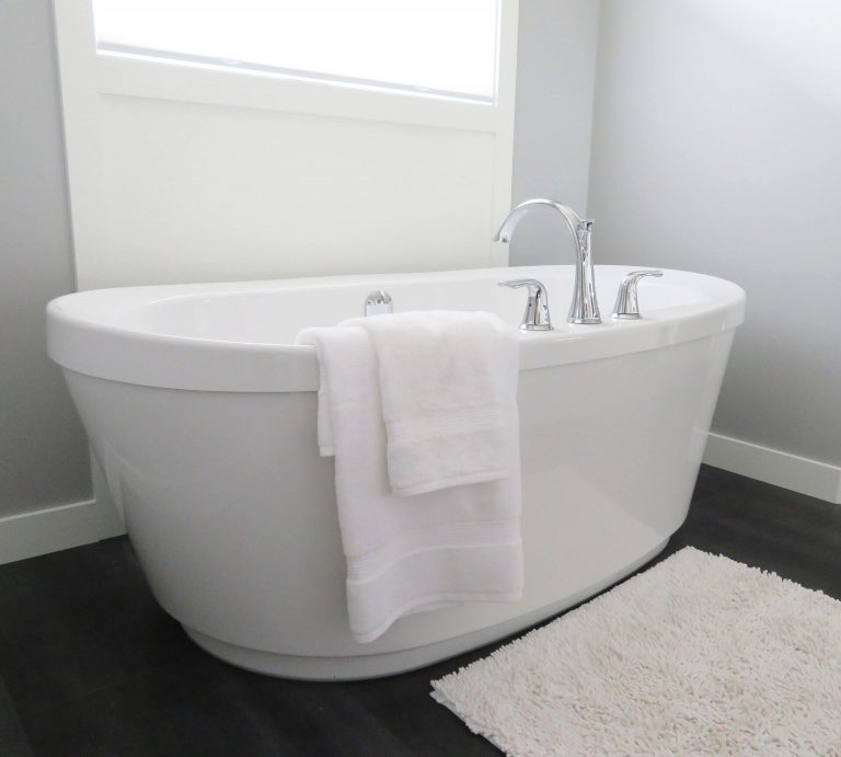 How to Choose the Perfect Freestanding Tub for the Bathroom