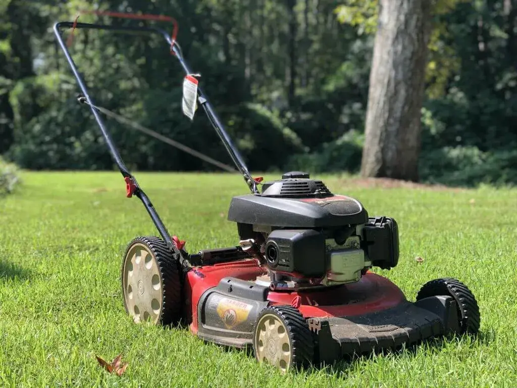 Top Benefits of Buying Used Lawn Mowers