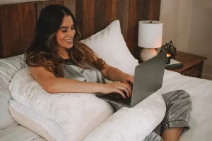 How to Choose the Best Body Pillow for Your Sleep Needs