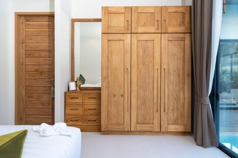 20+ Modern Closet Door Ideas and Designs for 2025