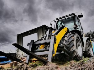 Forklift Hire & Training: 8 Key Things to Check Before You Rent